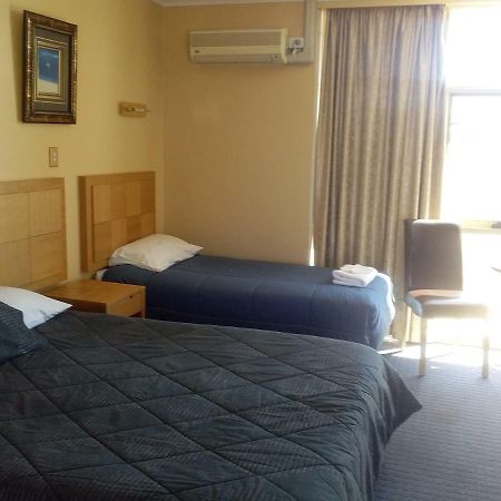 Desert Sand Motor Inn Broken Hill Bagian luar foto