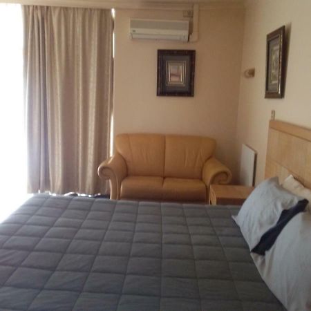 Desert Sand Motor Inn Broken Hill Bagian luar foto