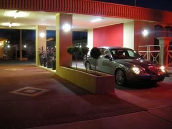 Desert Sand Motor Inn Broken Hill Bagian luar foto