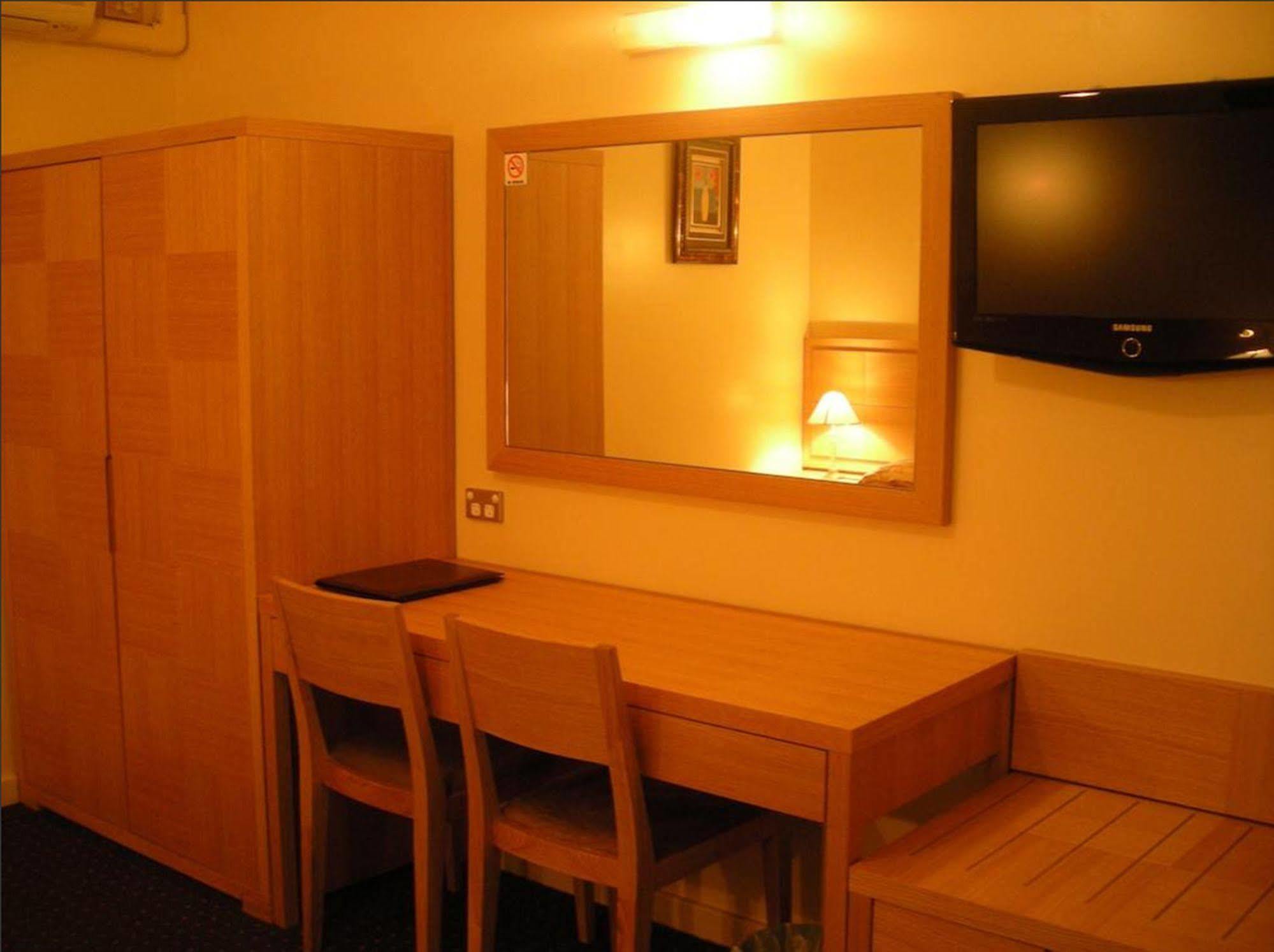 Desert Sand Motor Inn Broken Hill Bagian luar foto