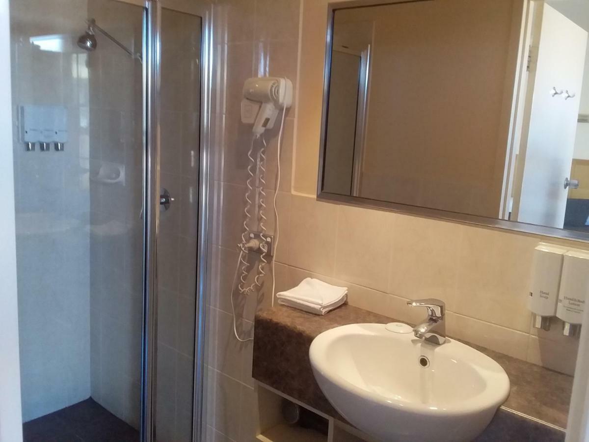 Desert Sand Motor Inn Broken Hill Bagian luar foto